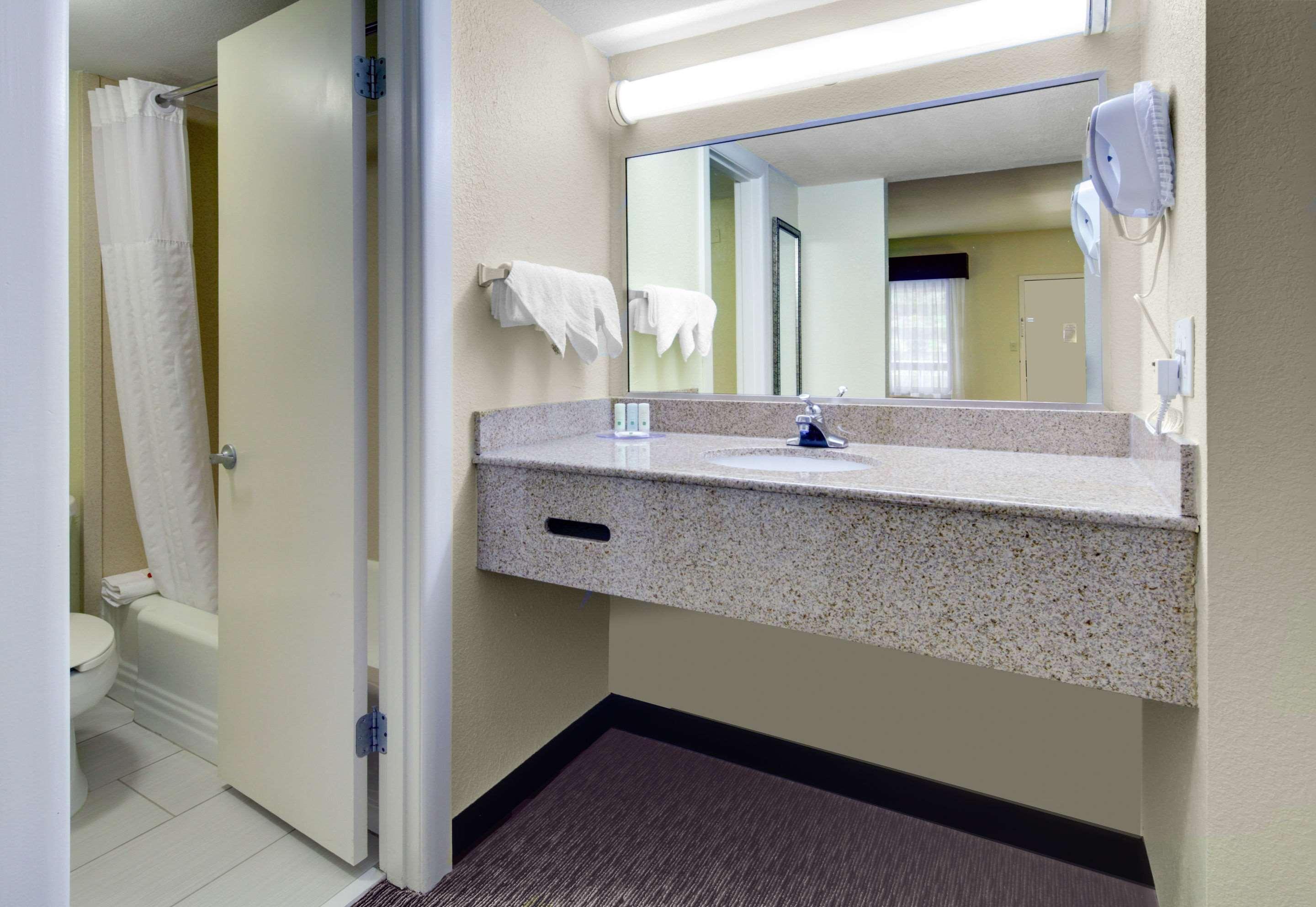 Quality Inn Asheville Downtown Tunnel Rd Buitenkant foto